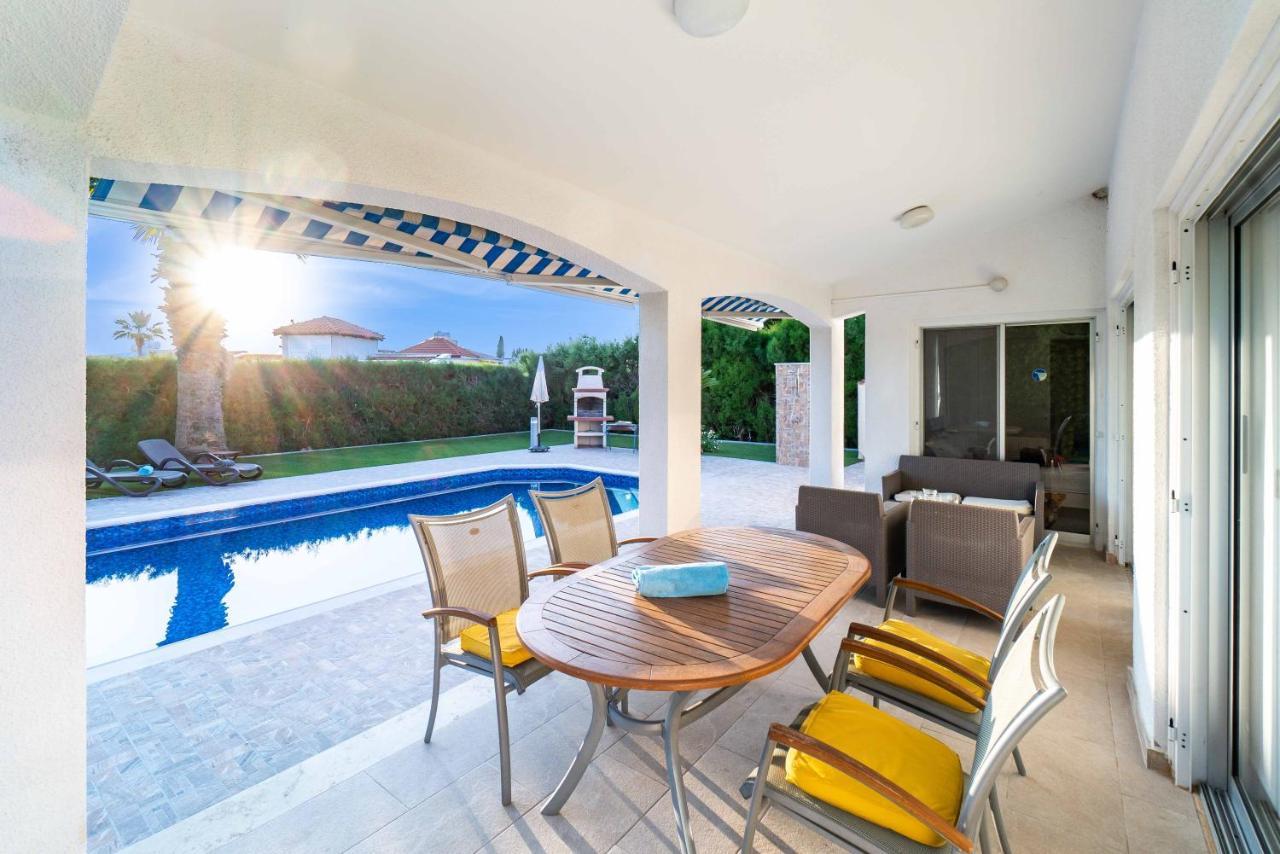 Bungalow Casa Bella By Ezoria Villas Коръл бей Екстериор снимка